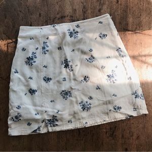 American Eagle Outfitters Linen Floral Notched Mini Skirt